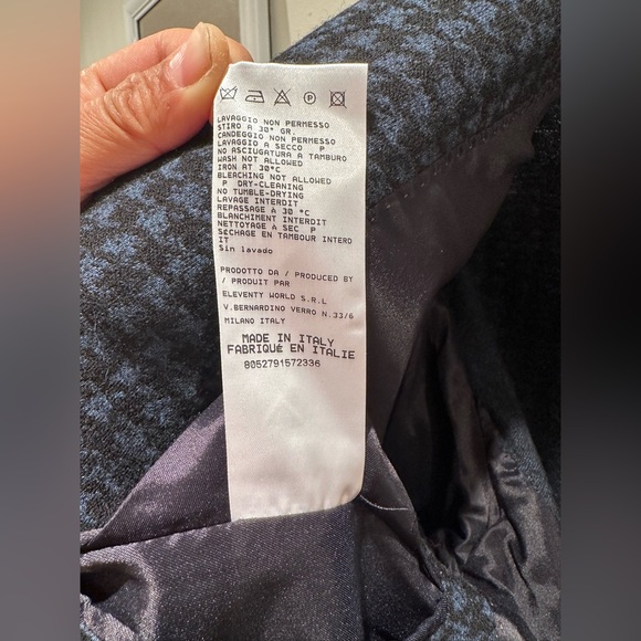 Men's Eleventy navy and black houndstooth blazer, made in Italy. Size 52 - Picture 8 of 8